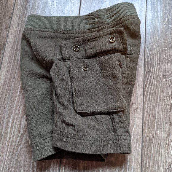 [KIDS 2/$30] NWT Baby (0-3M) - GAP Cargo Shorts - Picture 3 of 5